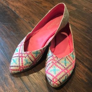 Toms Jutti Flats - Embroidered
